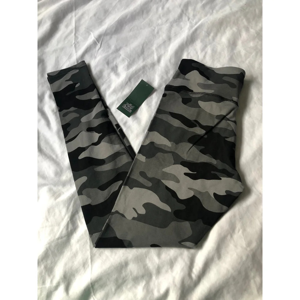Wild Fable High-Waisted Leggings Gray Camo sz XL NWT